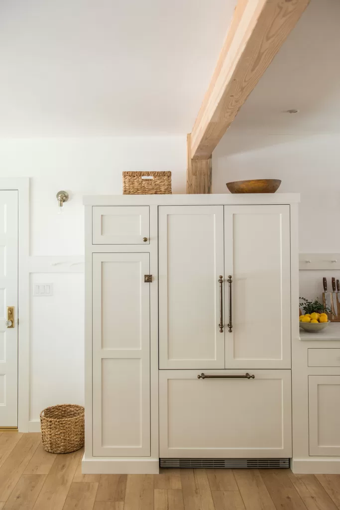 THE BEST 8 BENJAMIN MOORE WHITE PAINT COLORS IN 2021