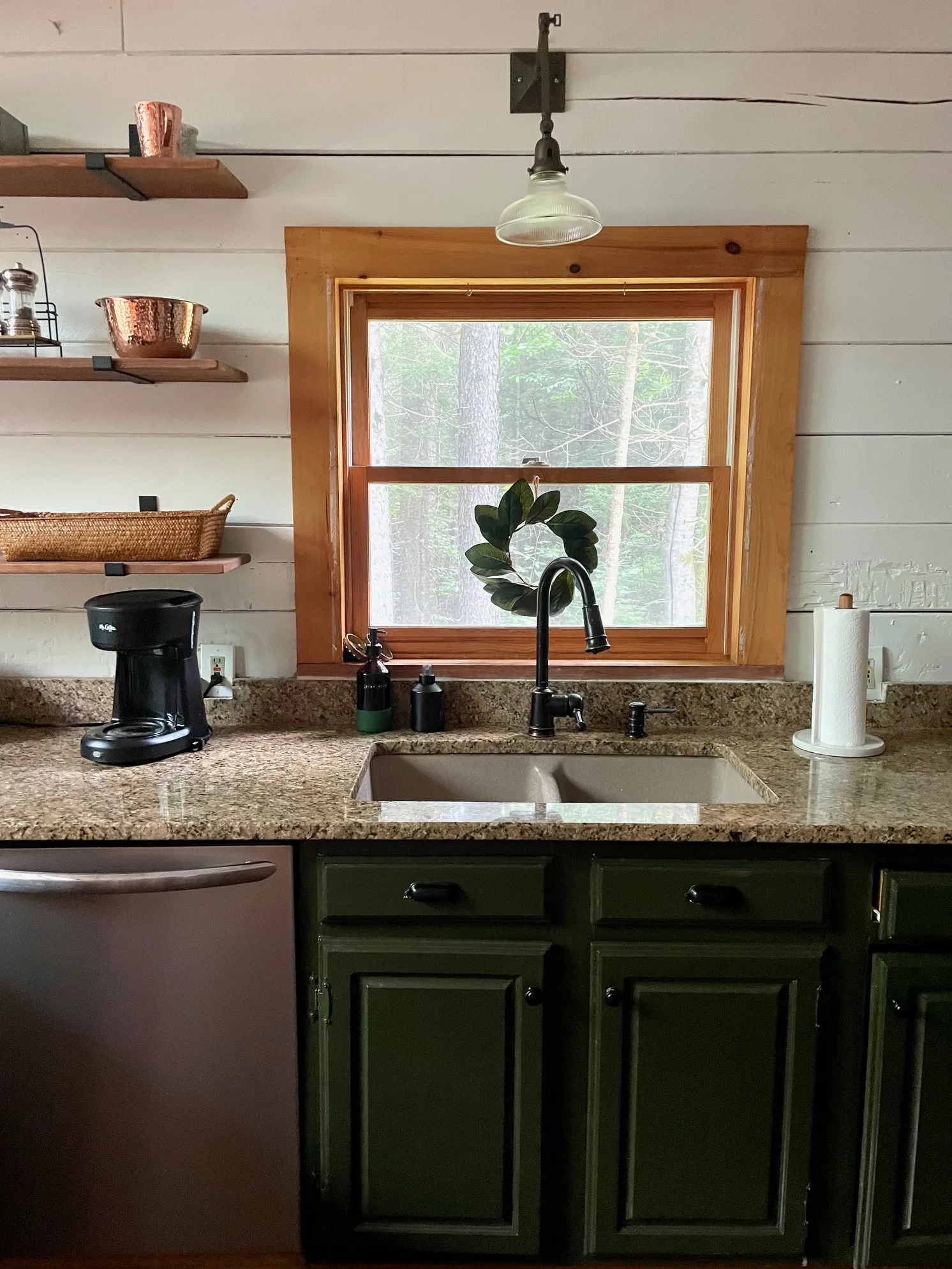 Benjamin Moore River Rock Review – The Perfect Moss Green Paint Color
