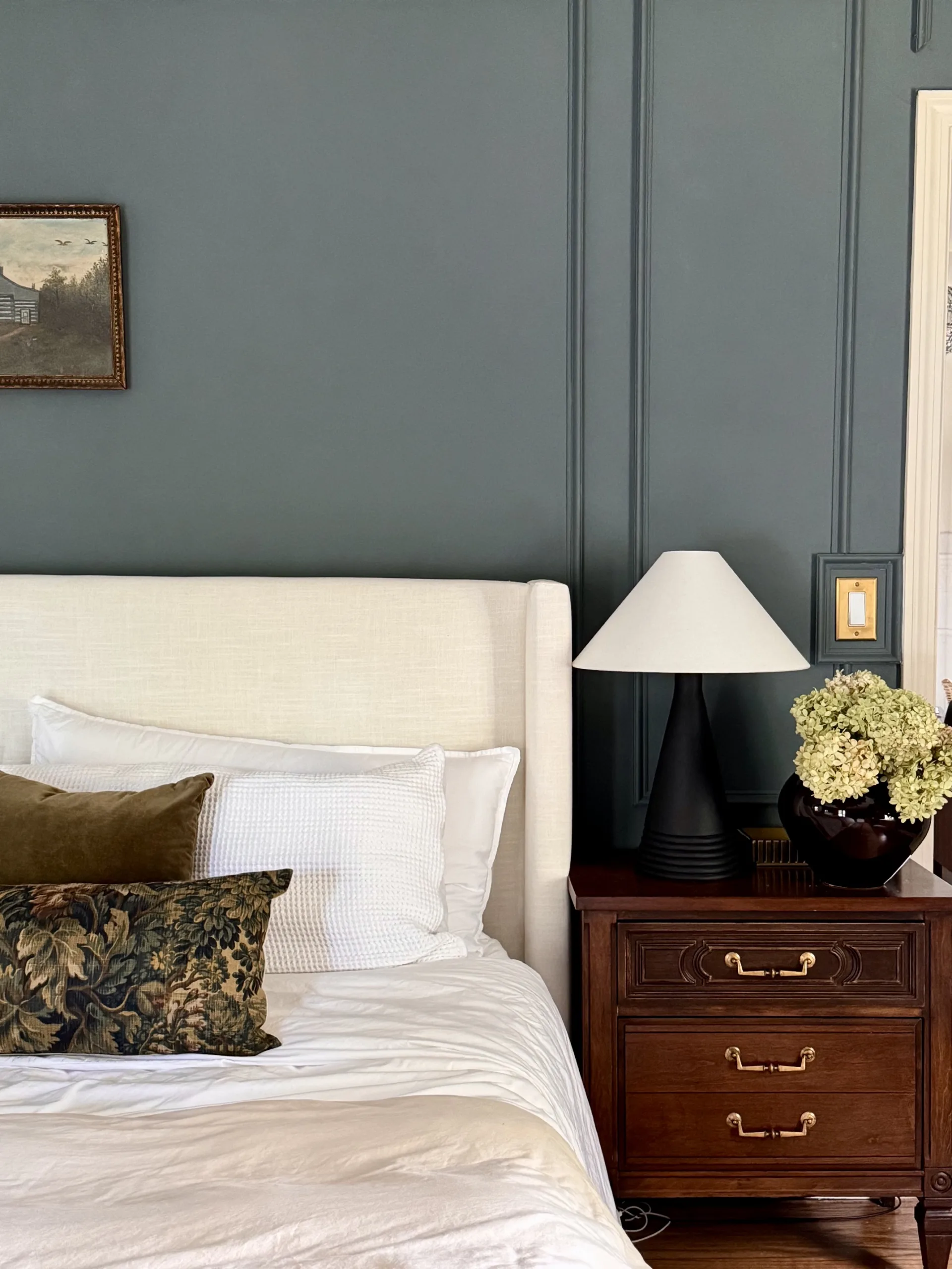 Our Bedroom Makeover That Turned out Completely Different Than Planned – Including Paint Color, Furniture and More